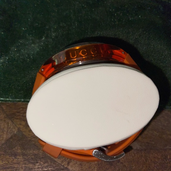 Unisex Authentic Gucci watch Orange 🍊 color - Picture 3 of 7